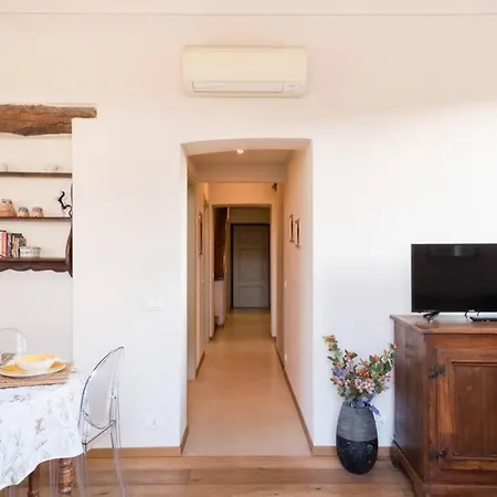 Ribot Stunning Balcony Walls View With Parking * Lucca