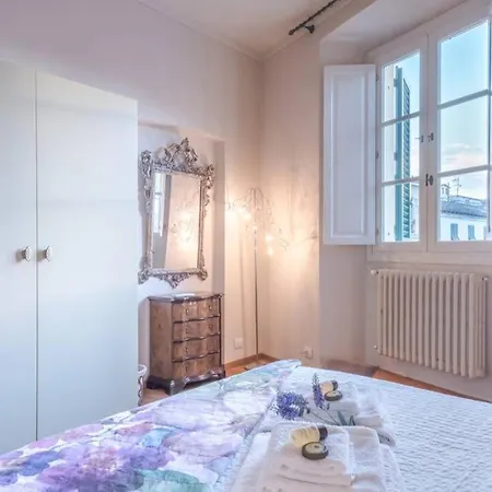 Ribot Stunning Balcony Walls View With Parking Appartement Lucca